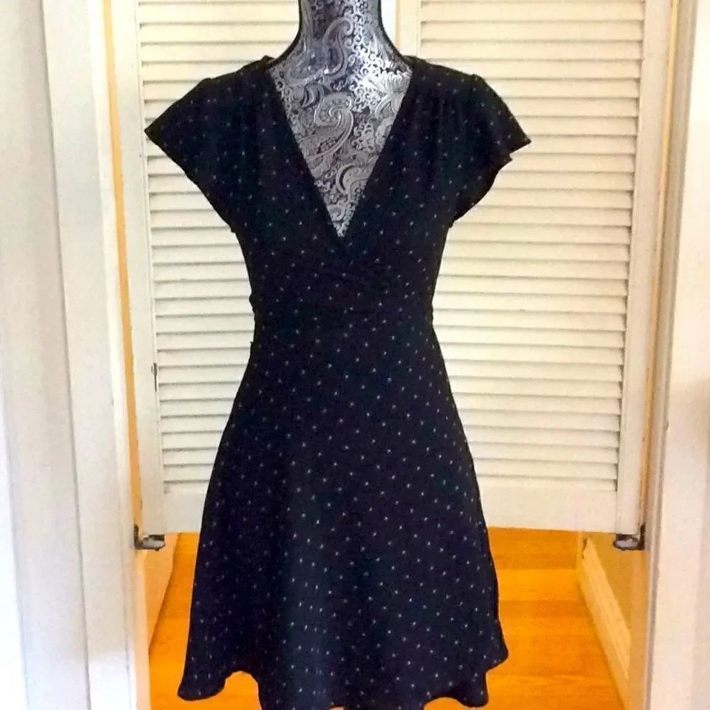 Charlotte Russe chiffon wrap dress tie in back S
